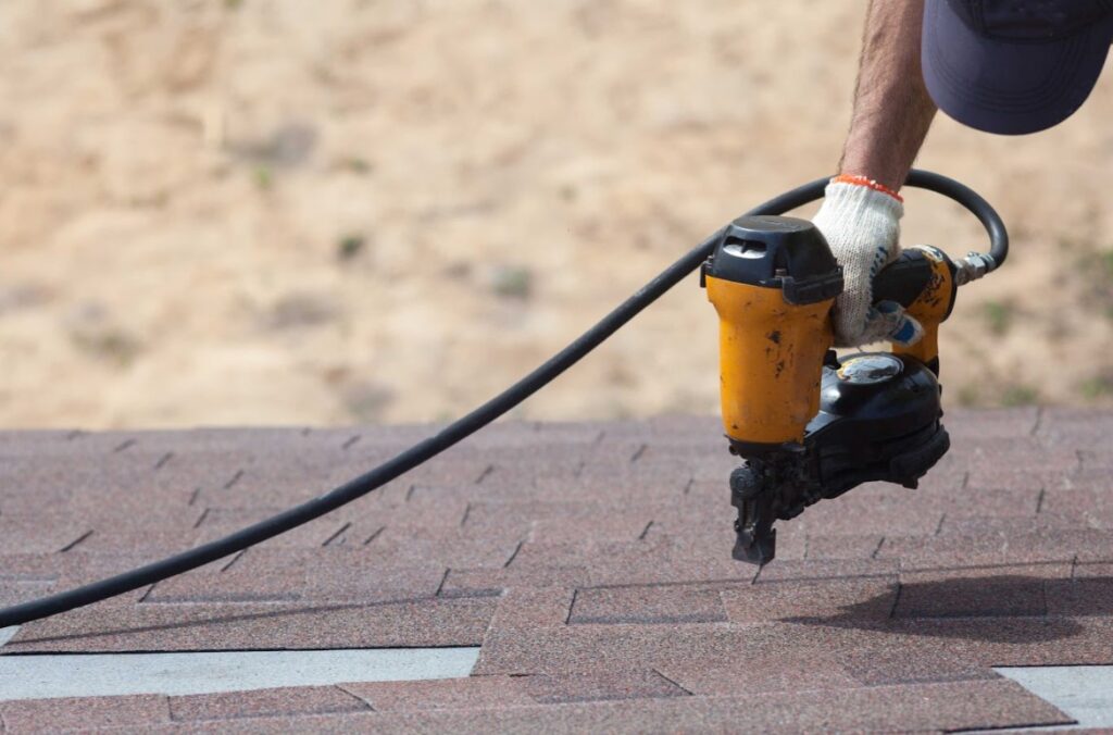 why you should hire a professional roofer in Phoenix