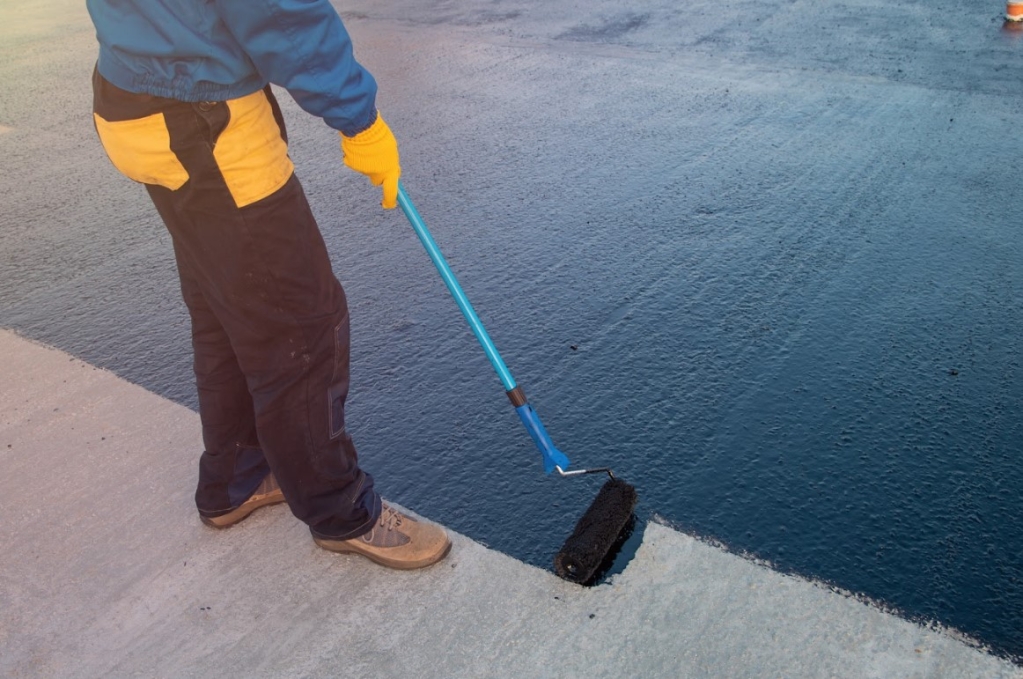 flat asphalt roofs